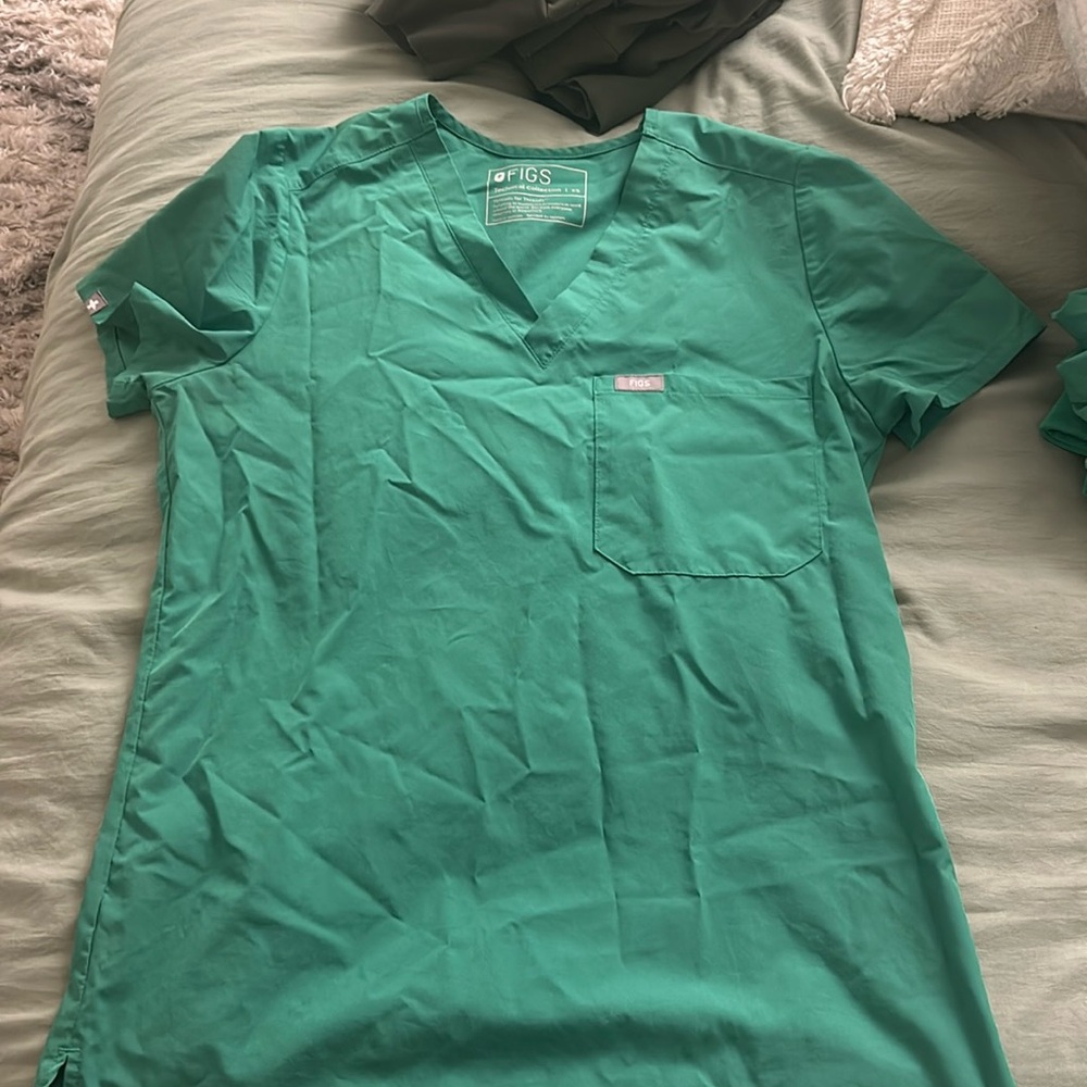 Fits one pocket top